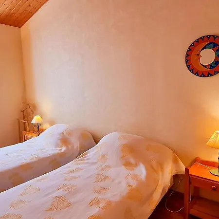 Petite Maison De Village Au Coeur Du Village Villa *